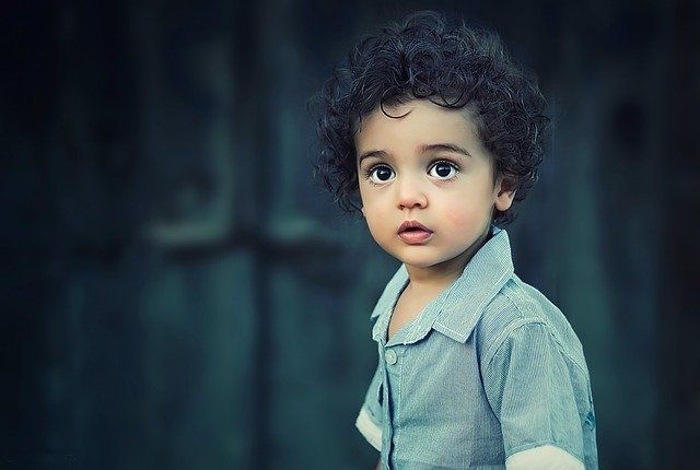 Pensión de alimentos a niño de padres separados